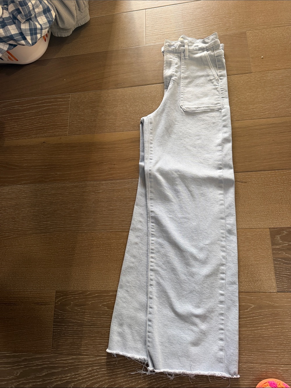 High-Waist Light Wash Wide Leg Jeans for Women